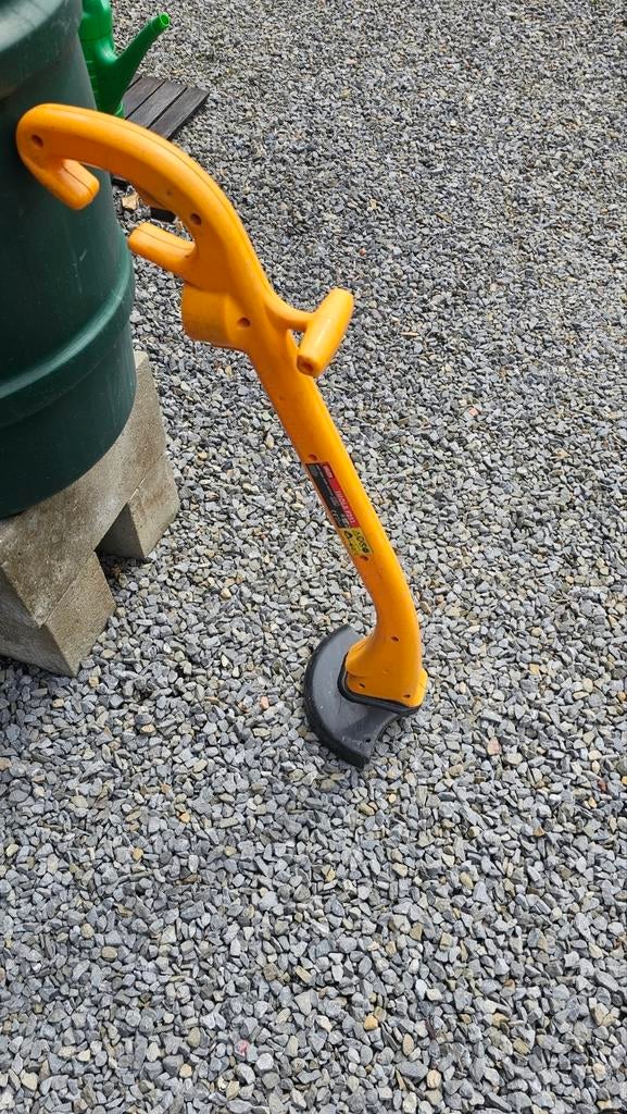 Bon petit coupe bordure en état de fonctionnement, Enlèvement, Utilisé