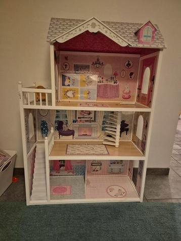 Poppenhuis beschikbaar voor biedingen