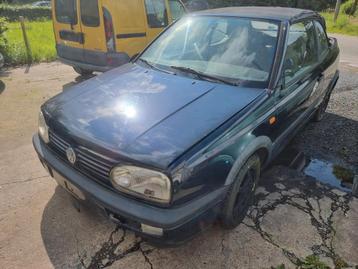 Volkswagen Golf 3 cabriolet à vendre en pièces 