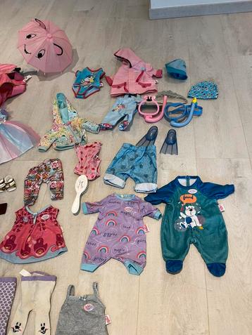 Baby born kleertjes en accessoires beschikbaar voor biedingen