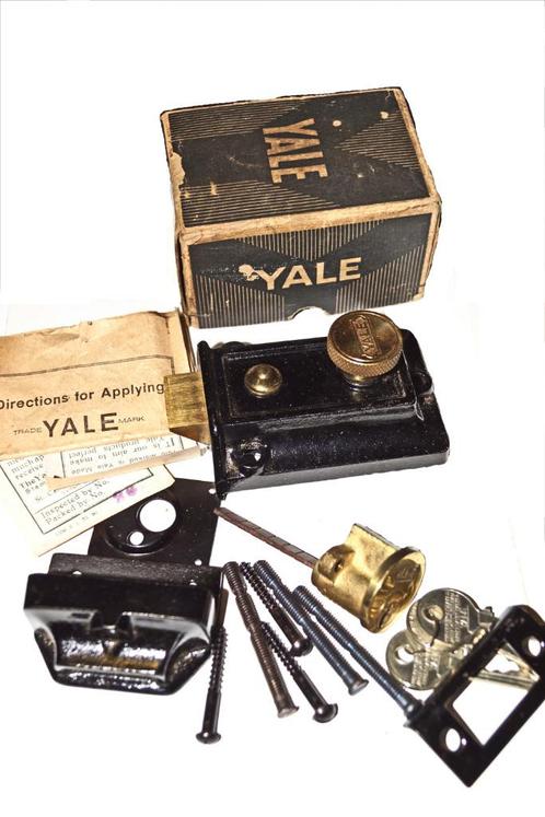 Veiligheids Oplegslot - Yale 040 Rim Springlatch, Doe-het-zelf en Bouw, Hang- en Sluitwerk, Nieuw, Slot, IJzer, Ophalen of Verzenden