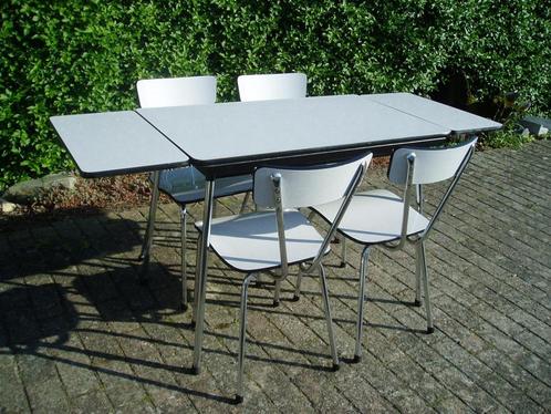 Vintage jaren 60 formica verlengbare tafel en 4 stoelen, Huis en Inrichting, Tafels | Eettafels, Zo goed als nieuw, 50 tot 100 cm