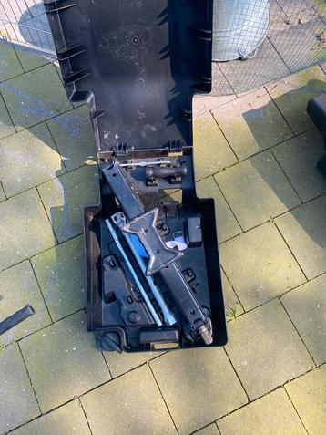Krik voor bestelwagen beschikbaar voor biedingen