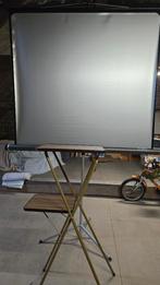 écran de projection avec table de projection, Enlèvement, Manuel, Utilisé
