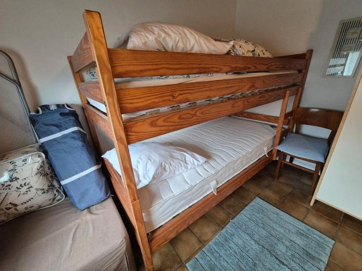 Lit superposé en bois ou lits jumeaux, Maison & Meubles, Chambre à coucher | Lits, Utilisé, Une personne, 90 cm, 200 cm, Bois