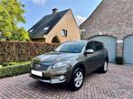 Toyota Rav4 2.2 D-4D 4X4 LICHTE VRACHT Inschrijfklaar, Auto's, Euro 5, Zwart, 4 cilinders, Bruin