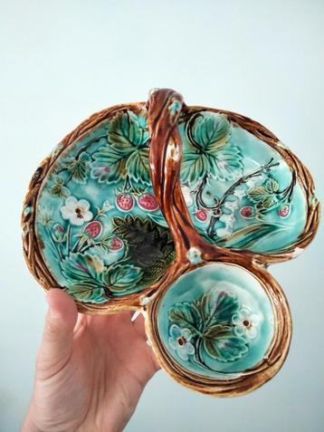 1890s antiek Majolica barbotine schaal curiosa beschikbaar voor biedingen