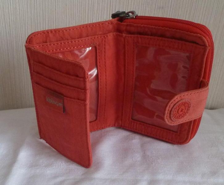 Portemonneetasje van Kipling (meerdere vakken), Handtassen en Accessoires, Portemonnees, Gebruikt, Overige merken, Oranje, Met knipsluiting