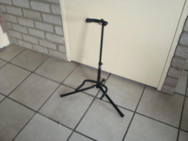 Support pour guitare Hamilton à 3 pieds (NOUVEAU, 20231027), Musique & Instruments, Pieds, Neuf, Pied pour instrument, Guitare