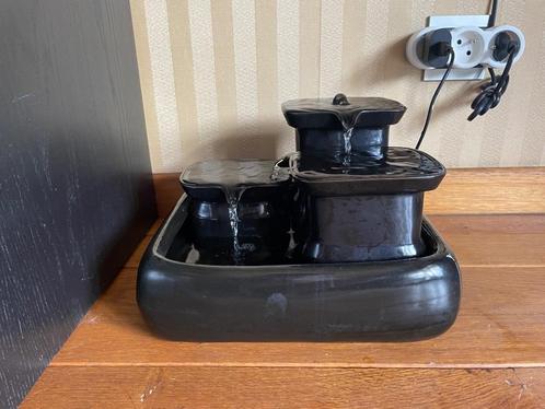 Keramische drinkfontein voor de kat, Dieren en Toebehoren, Kattenvoerbakken en Drinkbakken, Zo goed als nieuw, Automatisch, Ergonomisch