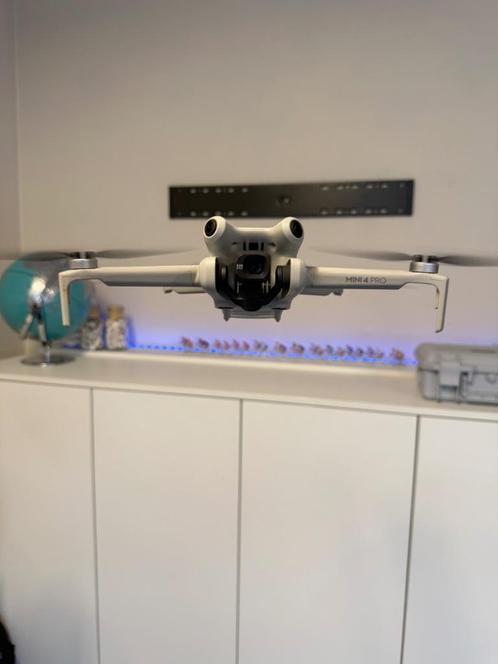 DJI Mini 4 Pro Fly More Combo Plus met (DJI RC 2), Audio, Tv en Foto, Drones, Zo goed als nieuw, Drone met camera, Ophalen of Verzenden