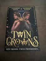 Twin Crowns - Catherine Doyle&Katherine Webber (NL), Ophalen of Verzenden, Zo goed als nieuw