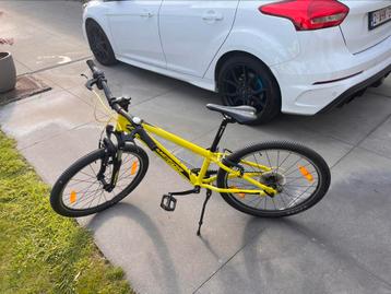 Kinderfiets maat 24 als nieuw beschikbaar voor biedingen