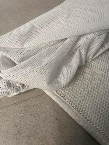 Aerosleep matrasbeschermer en hoeslaken beschikbaar voor biedingen