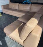 Lederen hoeksalon, Ophalen