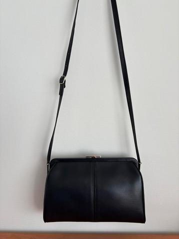 Schoudertasjes, vanaf 49€ beschikbaar voor biedingen