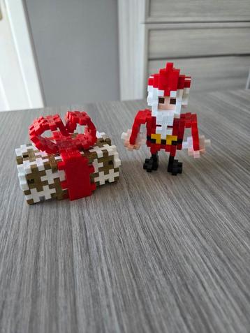 Père Noël et cadeau 3D en blocs de construction Plus-Plus beschikbaar voor biedingen