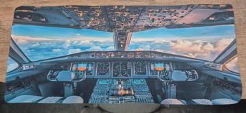Nieuwe bureau mat vliegtuig  beschikbaar voor biedingen