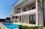 Moderne villa met eigen zwembad ideaal voor verhuur, 320 m², Ville, Maison d'habitation