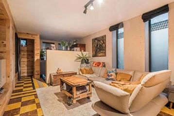 Zwitserse design salon  beschikbaar voor biedingen