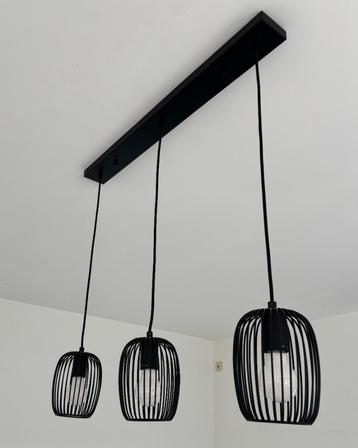 Hanglamp van zwart metaal — ideaal voor de eetkamer beschikbaar voor biedingen