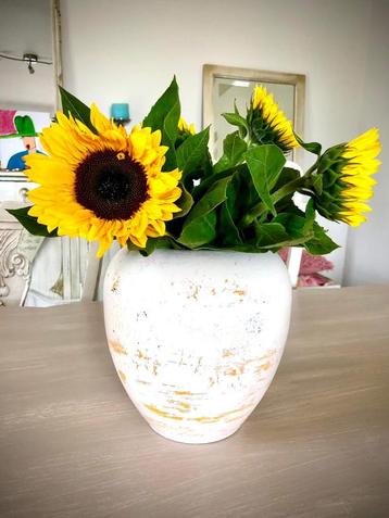  Grote ronde vaas in gepatineerd en gelakt terracotta beschikbaar voor biedingen