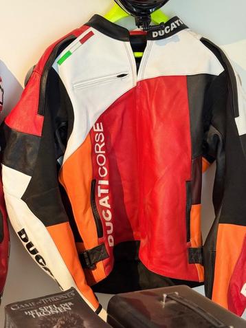 Motorjas leder Ducati Corse beschikbaar voor biedingen