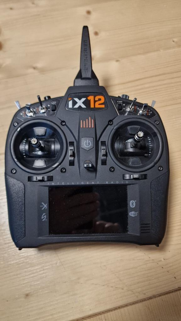 Émetteur IX12 DSMX 12 canaux, Hobby & Loisirs créatifs, Modélisme | Radiocommandé & Téléguidé | Avions, Utilisé, Enlèvement ou Envoi