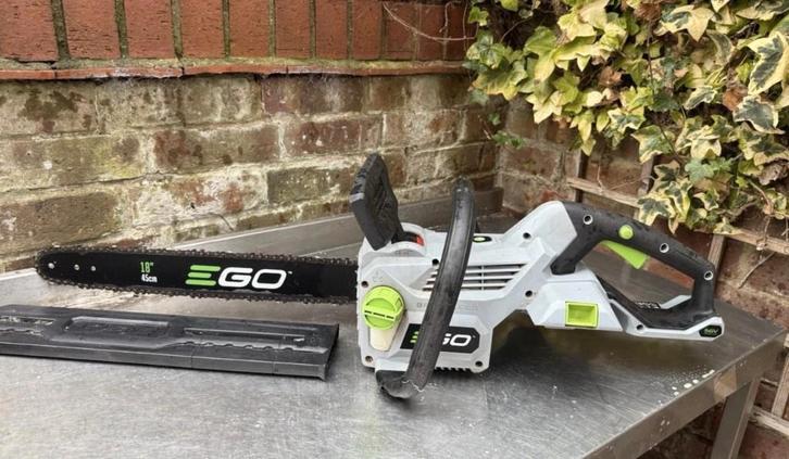 Scie à chaîne à accu EGO CS1800, Jardin & Terrasse, Taille-haies, Comme neuf, Batterie, Enlèvement ou Envoi