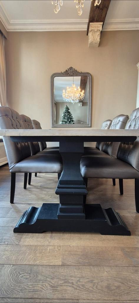 Landelijke eettafel met 6 gecapitonneerde stoelen, Huis en Inrichting, Complete eetkamers, Zo goed als nieuw, Ophalen