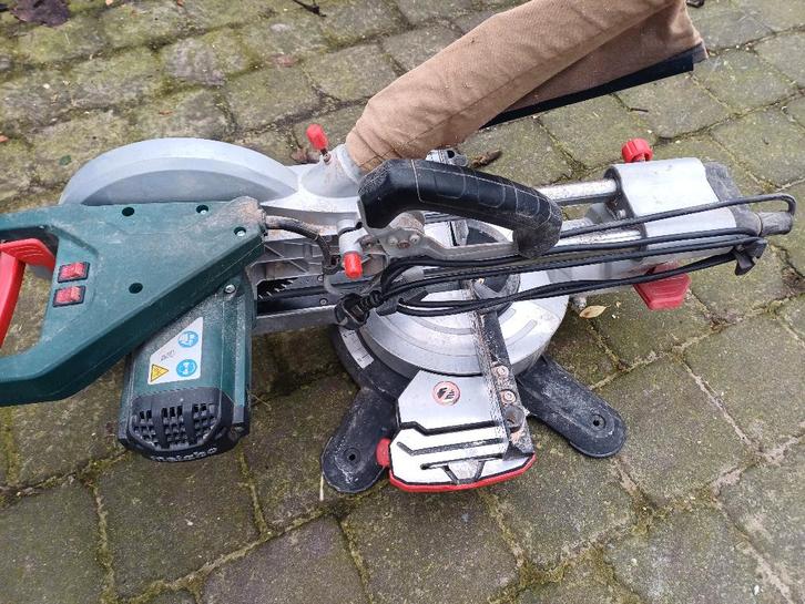 Metabo KGS 216 M afkort- en verstekzaag 1.500W, Doe-het-zelf en Bouw, Gereedschap | Zaagmachines, Gebruikt, Afkortzaag, 1200 watt of meer