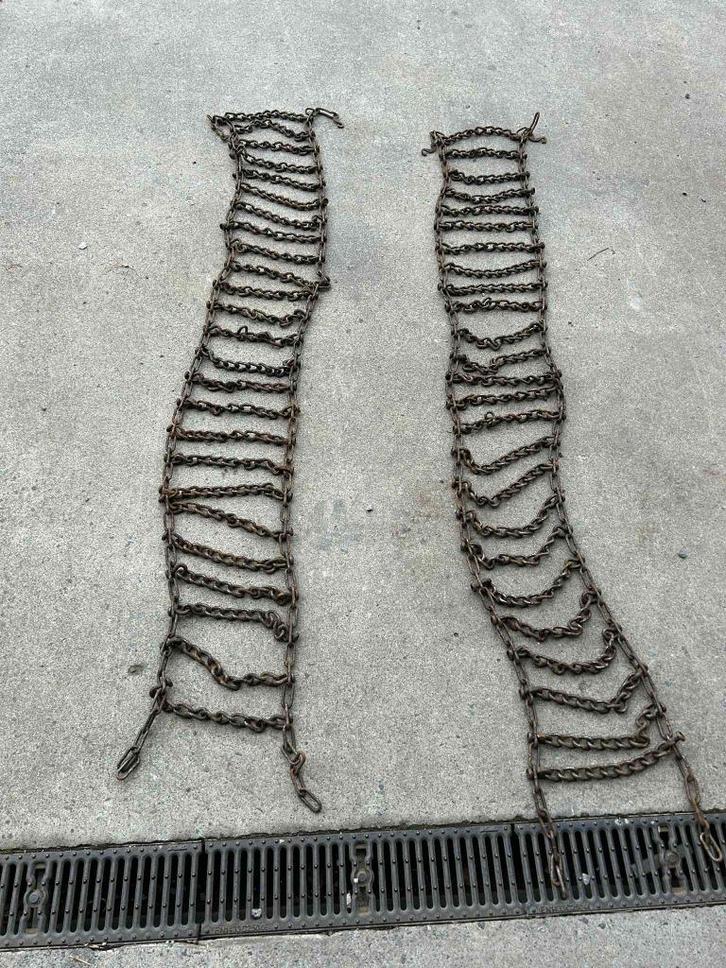 chaines à neige en taille 700 x 16  une paire, Verzamelen, Militaria | Tweede Wereldoorlog, Overige soorten, Overige typen, Ophalen
