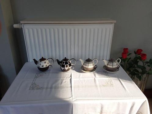 Vier driedelige luxe theesets !!!NIEUW!!!, Huis en Inrichting, Keuken | Servies, Nieuw, Kop(pen) en/of Schotel(s), Ophalen