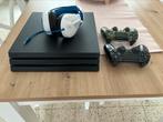Ps4 pro 1TB (deux manettes, casque + tv 80cm 0476261148, Games en Spelcomputers, Spelcomputers | Sony PlayStation 4, Met 2 controllers