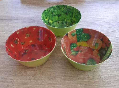 3 leuke apero kommetjes (harde plastic) - tomaat/sla/groente, Huis en Inrichting, Keuken | Servies, Gebruikt, Ophalen of Verzenden
