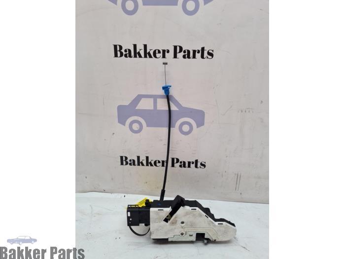 Serrure portière mécanique 4portes avant droite d'un Citro, Autos : Pièces & Accessoires, Carrosserie & Tôlerie, Citroën, Utilisé