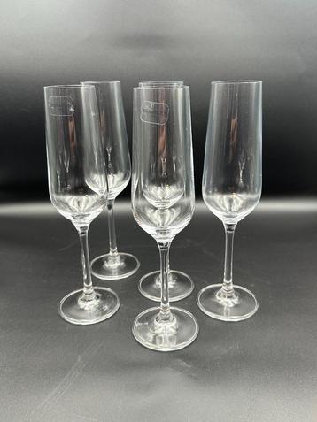 Set van 5 Luxe Champagneglazen – Kristalachtig met Originele beschikbaar voor biedingen