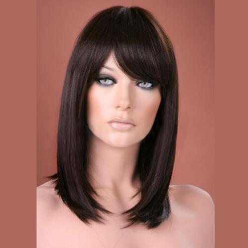 Luxe pruik halflang steil haar model Missy kleur 6, Handtassen en Accessoires, Uiterlijk | Haarverzorging, Nieuw, Pruik of Haarverlenging