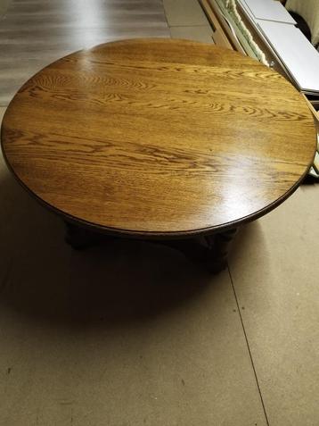 Ronde eiken salontafel  beschikbaar voor biedingen