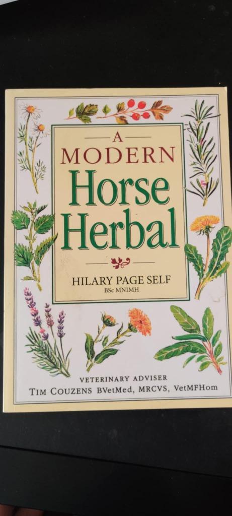 A modern horse herbal, Boeken, Hobby en Vrije tijd, Nieuw, Overige onderwerpen, Ophalen of Verzenden
