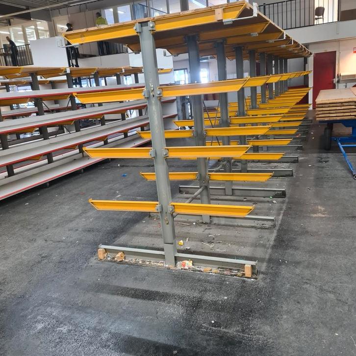 Partij Draagarmstelling dubbelzijdig magazijnstelling., Articles professionnels, Aménagement de Bureau & Magasin | Entrepôt, Rayonnage & Stockage