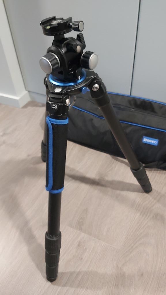 Carbon statief Benro, Audio, Tv en Foto, Fotografie | Statieven en Balhoofden, Zo goed als nieuw, Driepoot, Met balhoofd, Ophalen