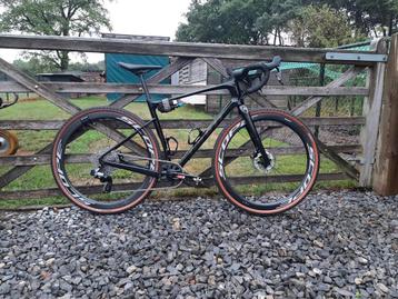Custom Giant Revolt carbon gravelbike maat m/l beschikbaar voor biedingen
