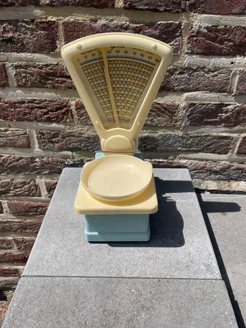 Vintage Geobra kinderweegschaal beschikbaar voor biedingen