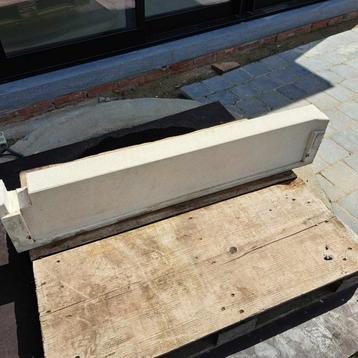 Tablet witsteen beschikbaar voor biedingen