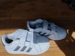 Adidas kinderschoenen maat 26, Ophalen of Verzenden, Zo goed als nieuw