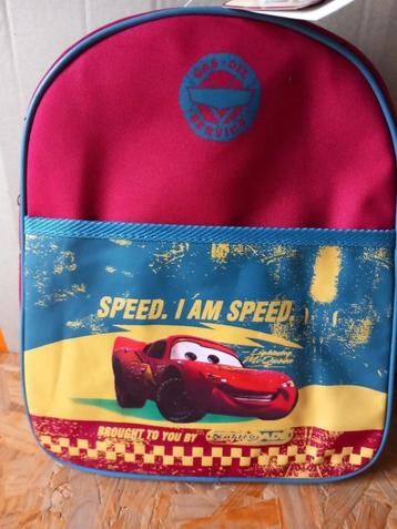 Nieuw!! Rood  Kleuterboekentasje Cars beschikbaar voor biedingen