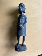 Afrikaans handgesneden houten beeldje, Antiek en Kunst, Kunst | Beelden en Houtsnijwerken, Ophalen of Verzenden