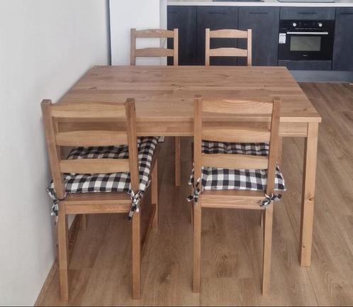 Ikea tafel + 4 stoelen., Huis en Inrichting, Complete eetkamers, Zo goed als nieuw, Ophalen