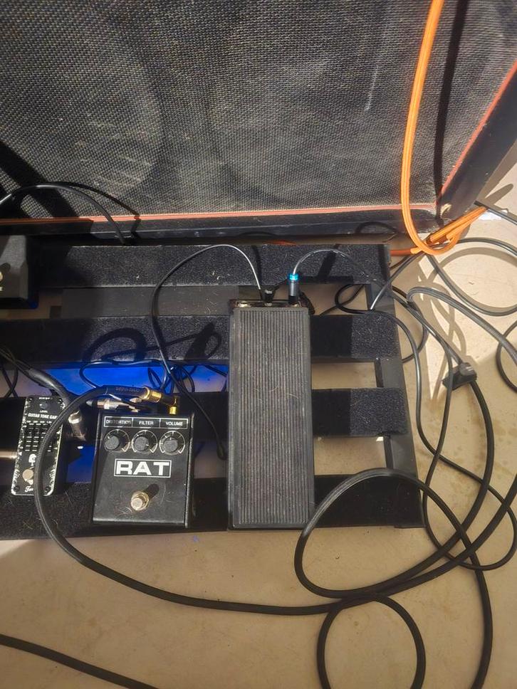 Wah wah gitaar effect in goed werkende staat daphon, Muziek en Instrumenten, Effecten, Gebruikt, Ophalen